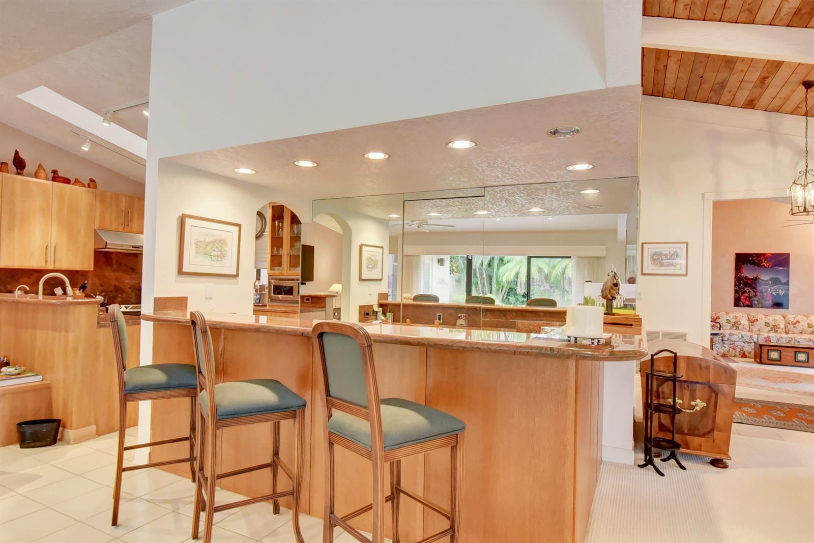 19508 Bay View Road Boca Raton, FL 33434 - Photo 9 of 77 Bar area