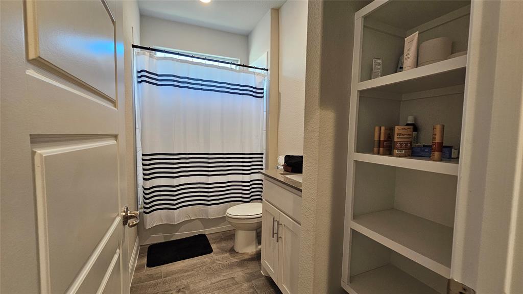 1405 Razorbill Road Denton, TX 76205 - Photo 39 of 40 a view of bathroom