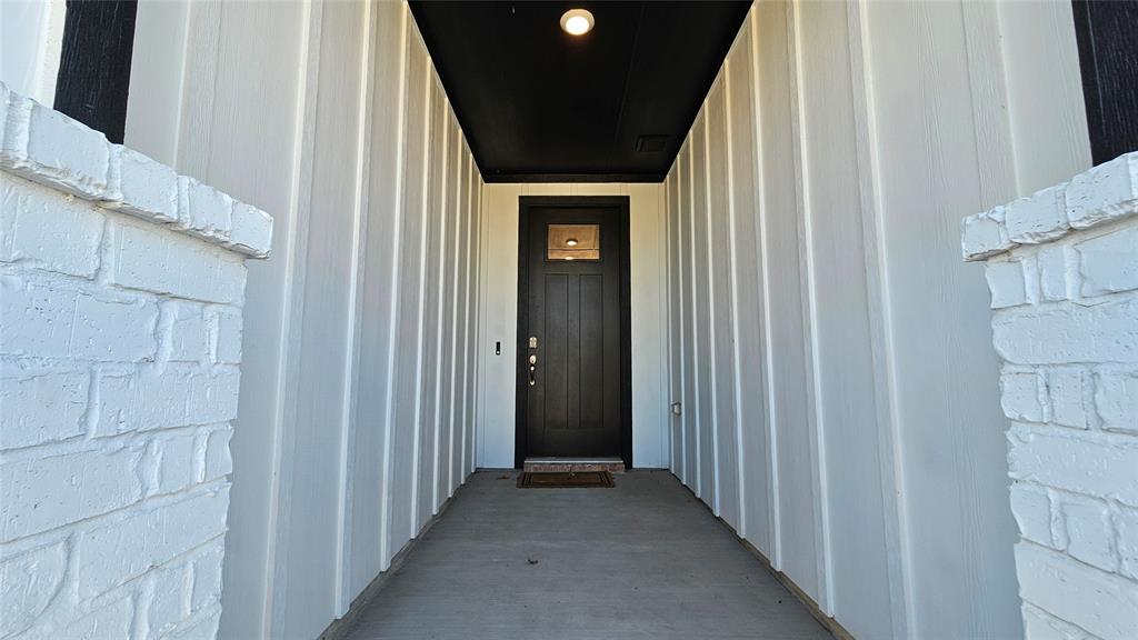 1405 Razorbill Road Denton, TX 76205 - Photo 6 of 40 a view of a hallway