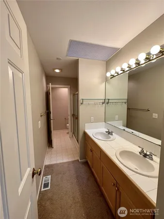 $2,900 | 4152 248th Court Southeast, Unit 69, Issaquah, WA 98029