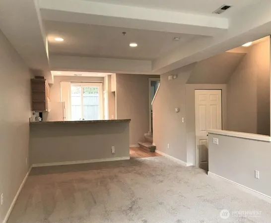 $2,900 | 4152 248th Court Southeast, Unit 69, Issaquah, WA 98029