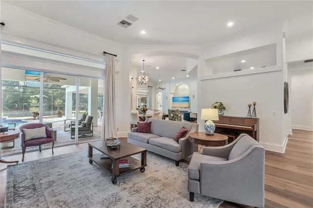 $2,495,000 | 6660 Glen Arbor Way, Naples, FL 34119