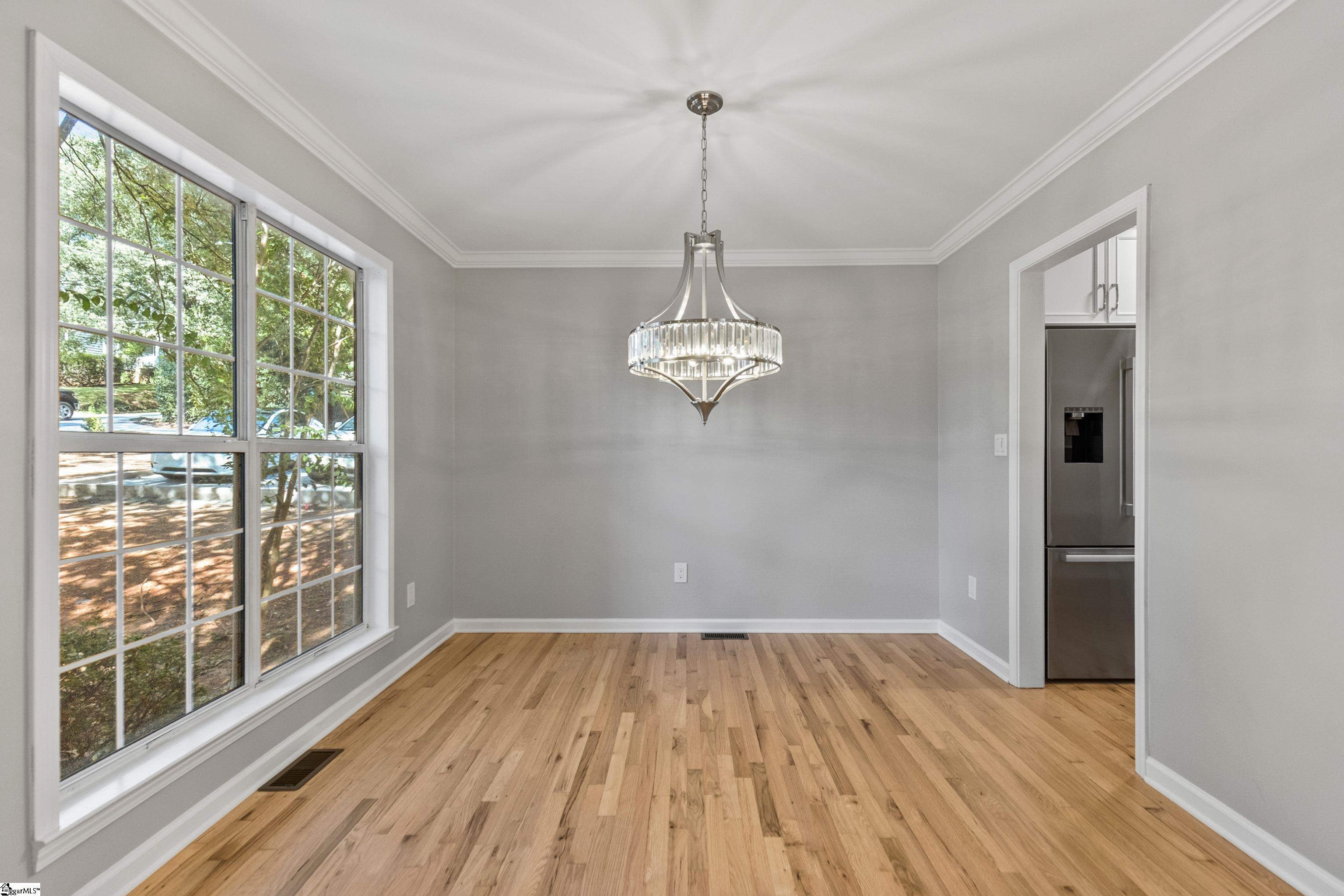 413 West Faris Road Greenville, SC 29605 - Photo 8 of 32 Gallery Image 8