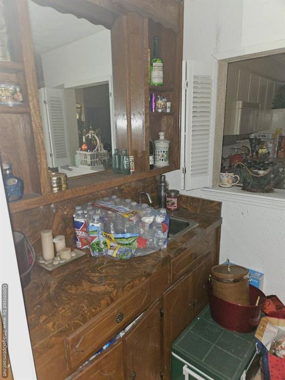 7510 Ridgewick Drive Dallas, TX 75217 - Photo 11 of 21 Wet bar