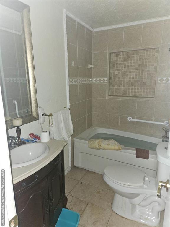 7510 Ridgewick Drive Dallas, TX 75217 - Photo 14 of 21 Primary bathroom
