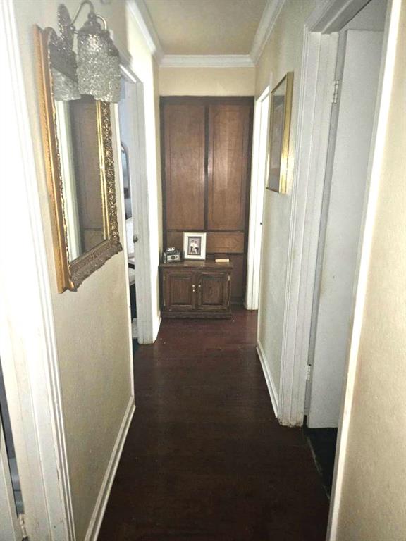 7510 Ridgewick Drive Dallas, TX 75217 - Photo 20 of 21 Hallway