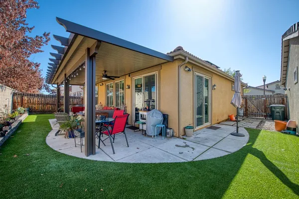 $379,000 | 3031 Glacier Lane, Clovis, CA 93619
