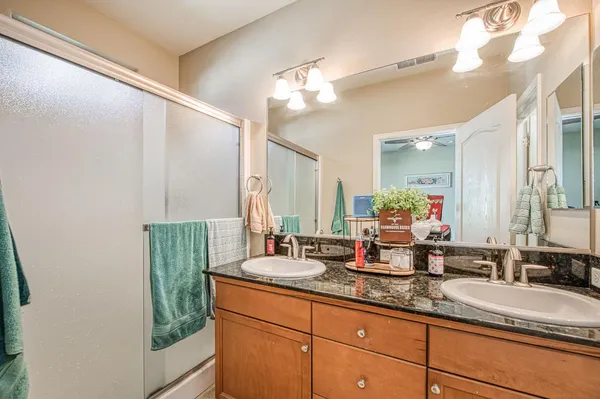 $379,000 | 3031 Glacier Lane, Clovis, CA 93619