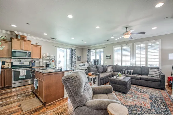 $379,000 | 3031 Glacier Lane, Clovis, CA 93619