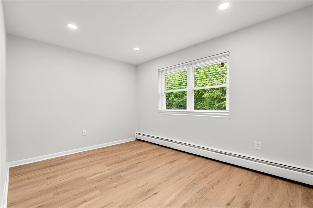81 High Street, Unit 9 Amesbury, MA 01913 - Photo 16 of 31