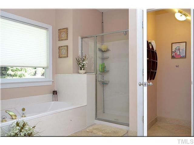 2409 Sunnystone Way Raleigh, NC 27613 - Photo 14 of 25 Photo 14