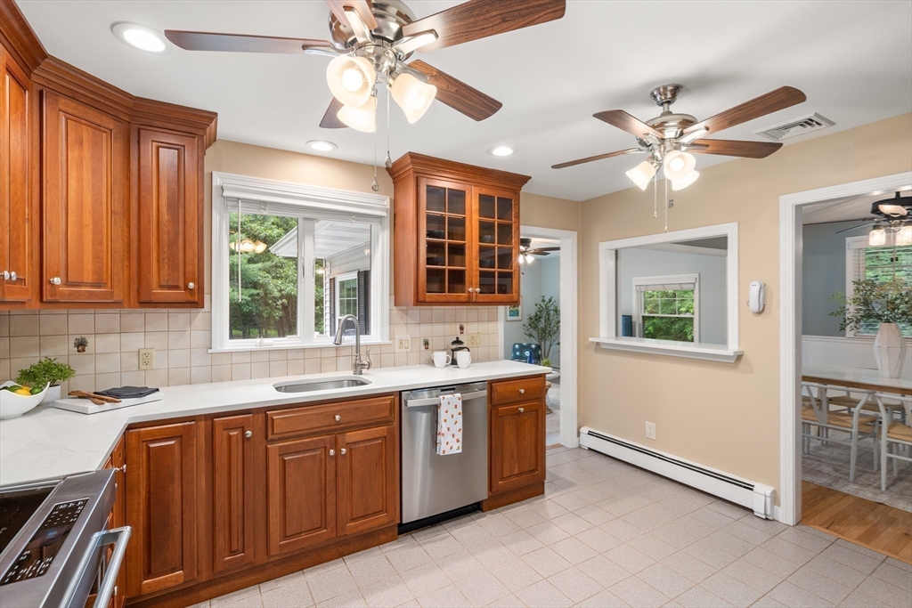 423 Grove Street Reading, MA 01867 - Photo 13 of 35 Gallery Image 13