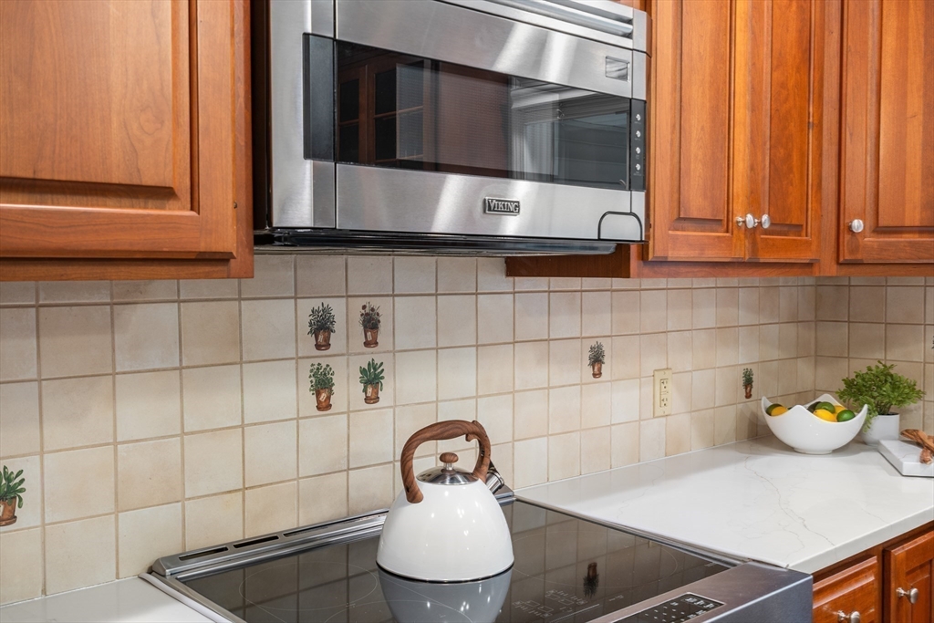 423 Grove Street Reading, MA 01867 - Photo 15 of 35 Gallery Image 15
