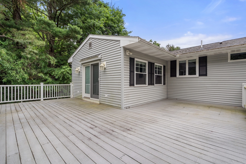 423 Grove Street Reading, MA 01867 - Photo 29 of 35 Gallery Image 29