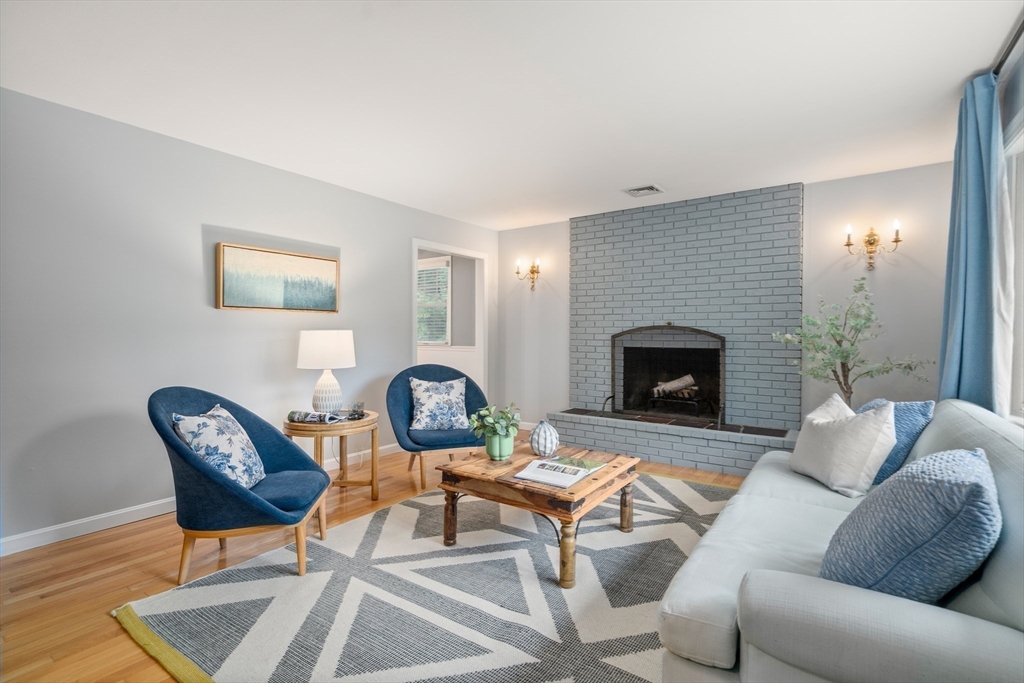 423 Grove Street Reading, MA 01867 - Photo 7 of 35 Gallery Image 7