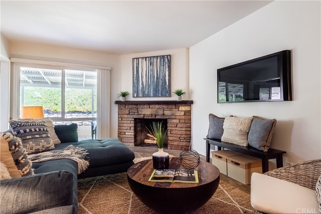 98 Calle Mayor Redondo Beach, CA 90277 - Photo 12 of 33