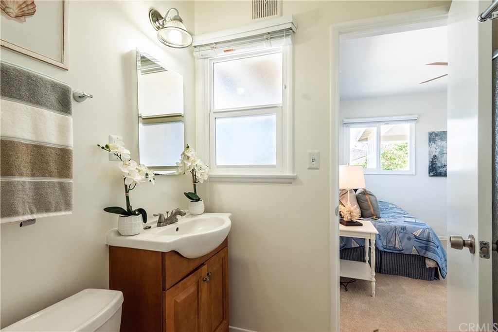 98 Calle Mayor Redondo Beach, CA 90277 - Photo 15 of 33