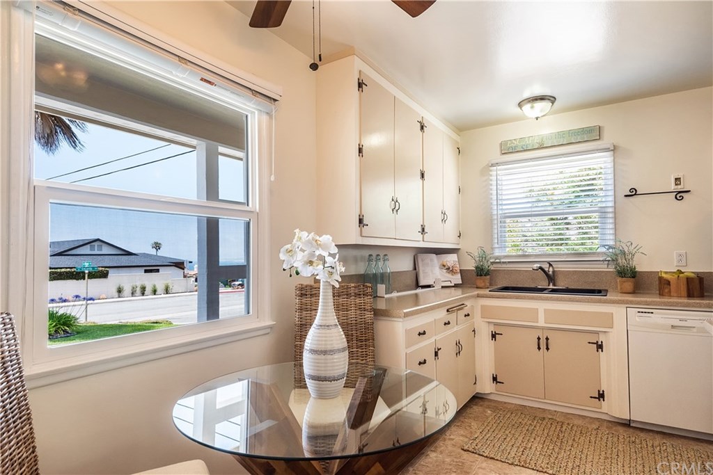 98 Calle Mayor Redondo Beach, CA 90277 - Photo 20 of 33