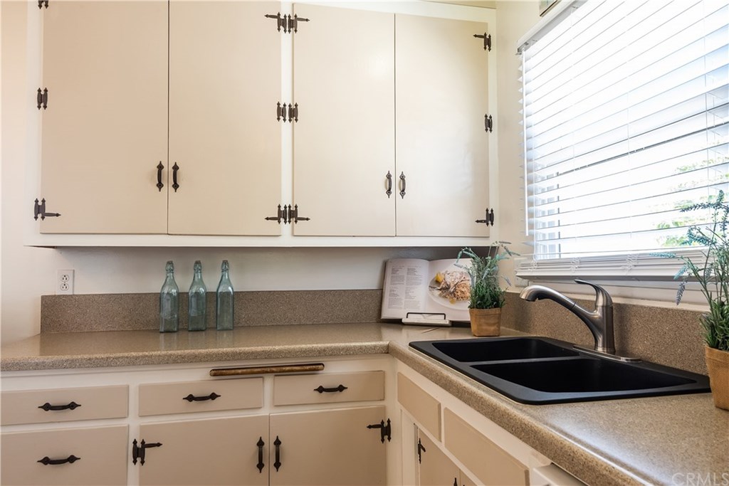 98 Calle Mayor Redondo Beach, CA 90277 - Photo 22 of 33