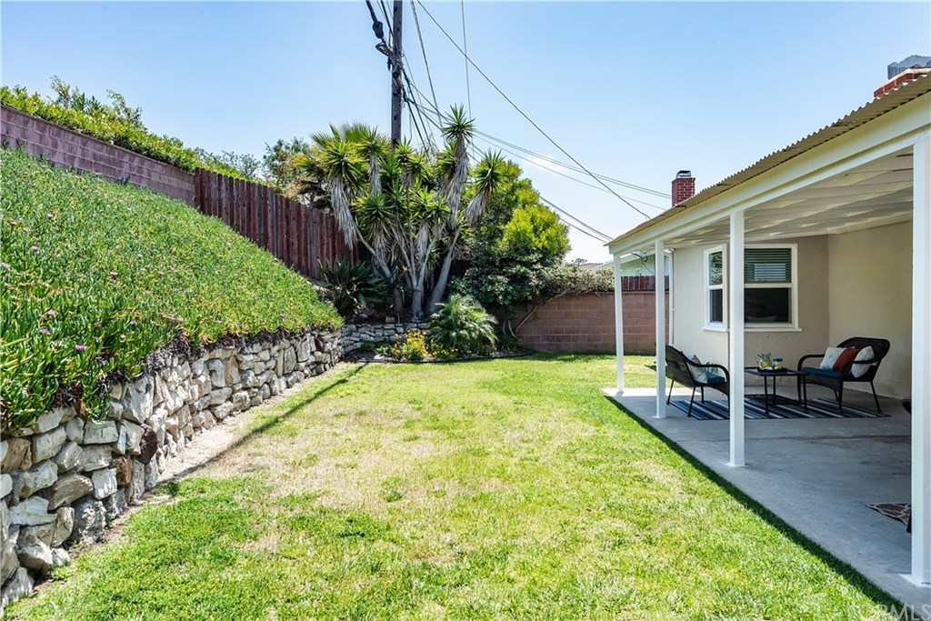 98 Calle Mayor Redondo Beach, CA 90277 - Photo 30 of 33