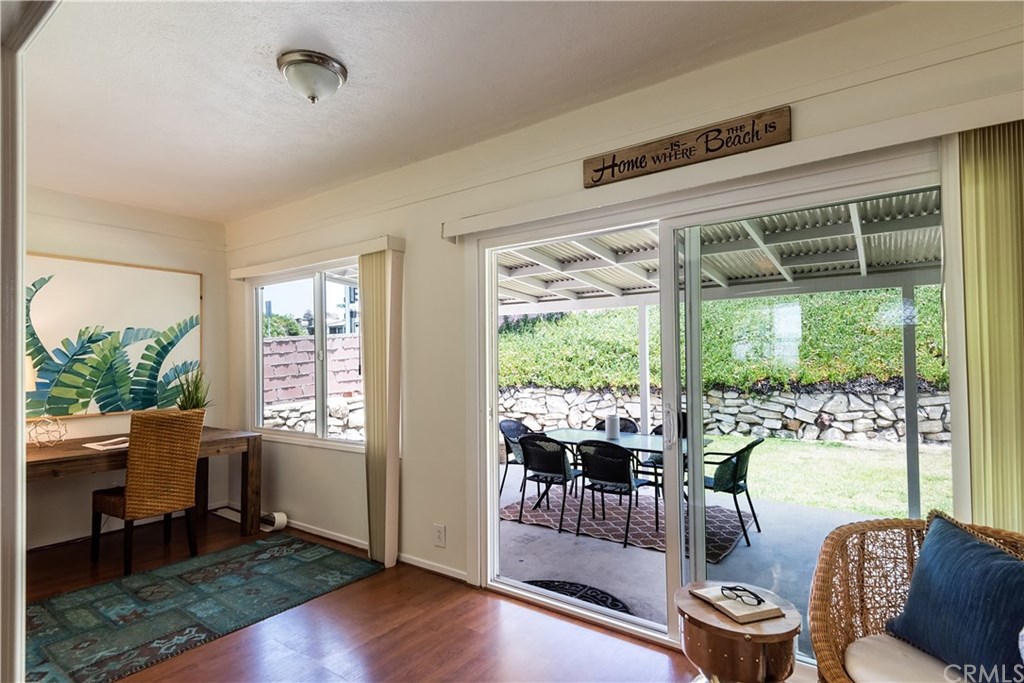 98 Calle Mayor Redondo Beach, CA 90277 - Photo 9 of 33