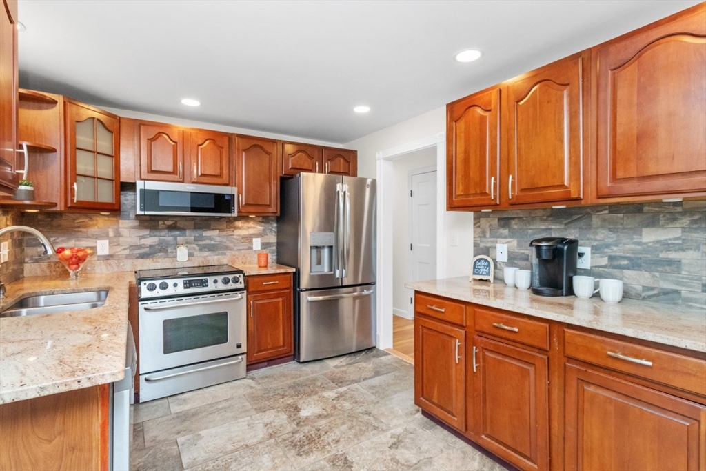 51 Edgewood Road Scituate, MA 02066 - Photo 9 of 32 Gallery Image 9