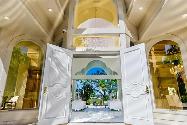 $3,995,000 | 6599 Glen Arbor Way, Naples, FL 34119