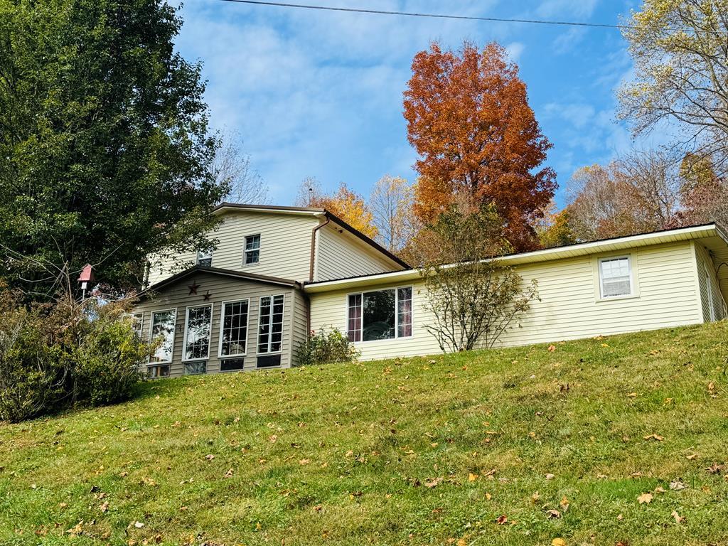 971 Old Quaker Road Galax, VA 24333 - Photo 1 of 37 Gallery Image 1