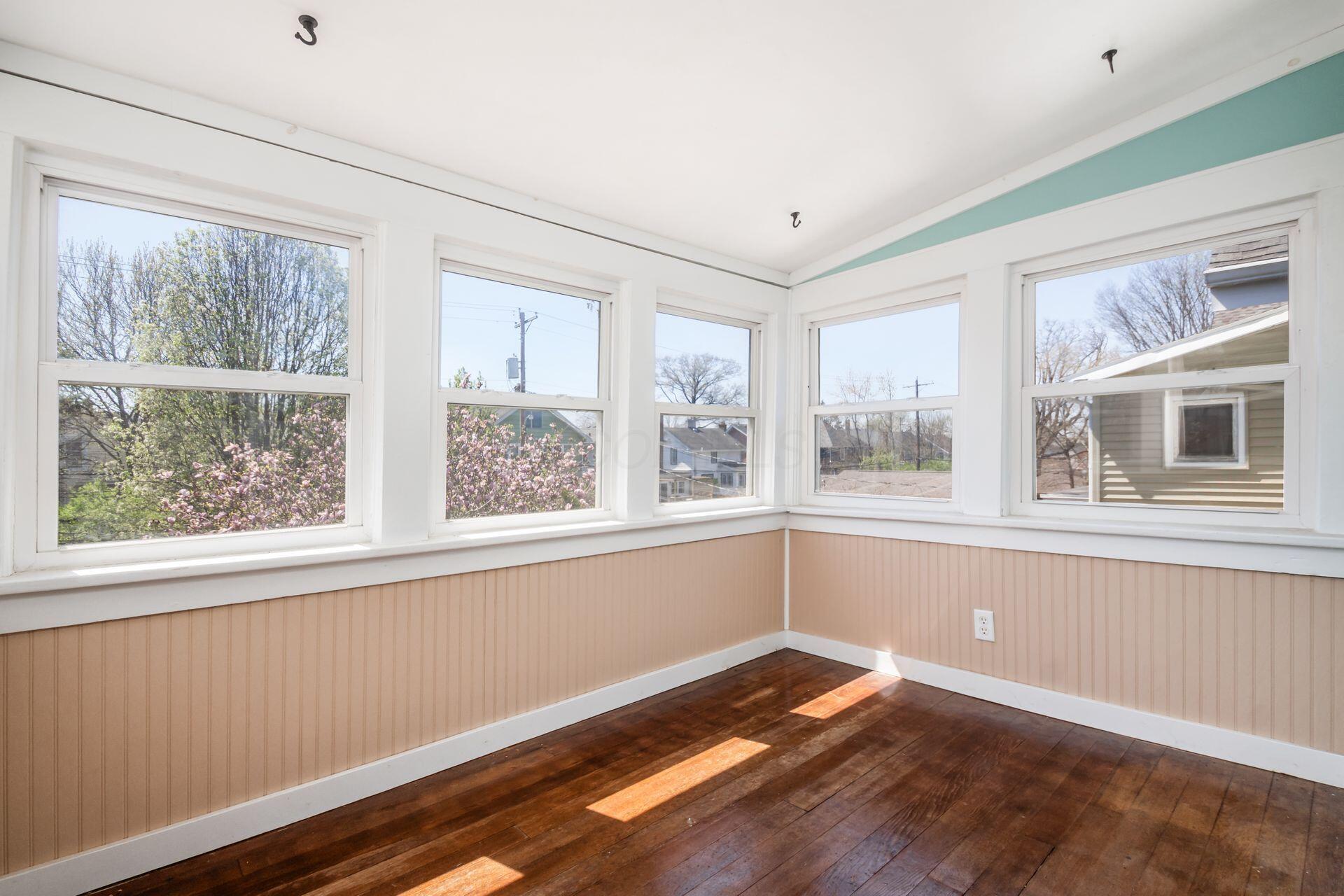 261 East Tulane Road Columbus, OH 43202 - Photo 20 of 45 Sunroom 7 X 10 off largest bedroom