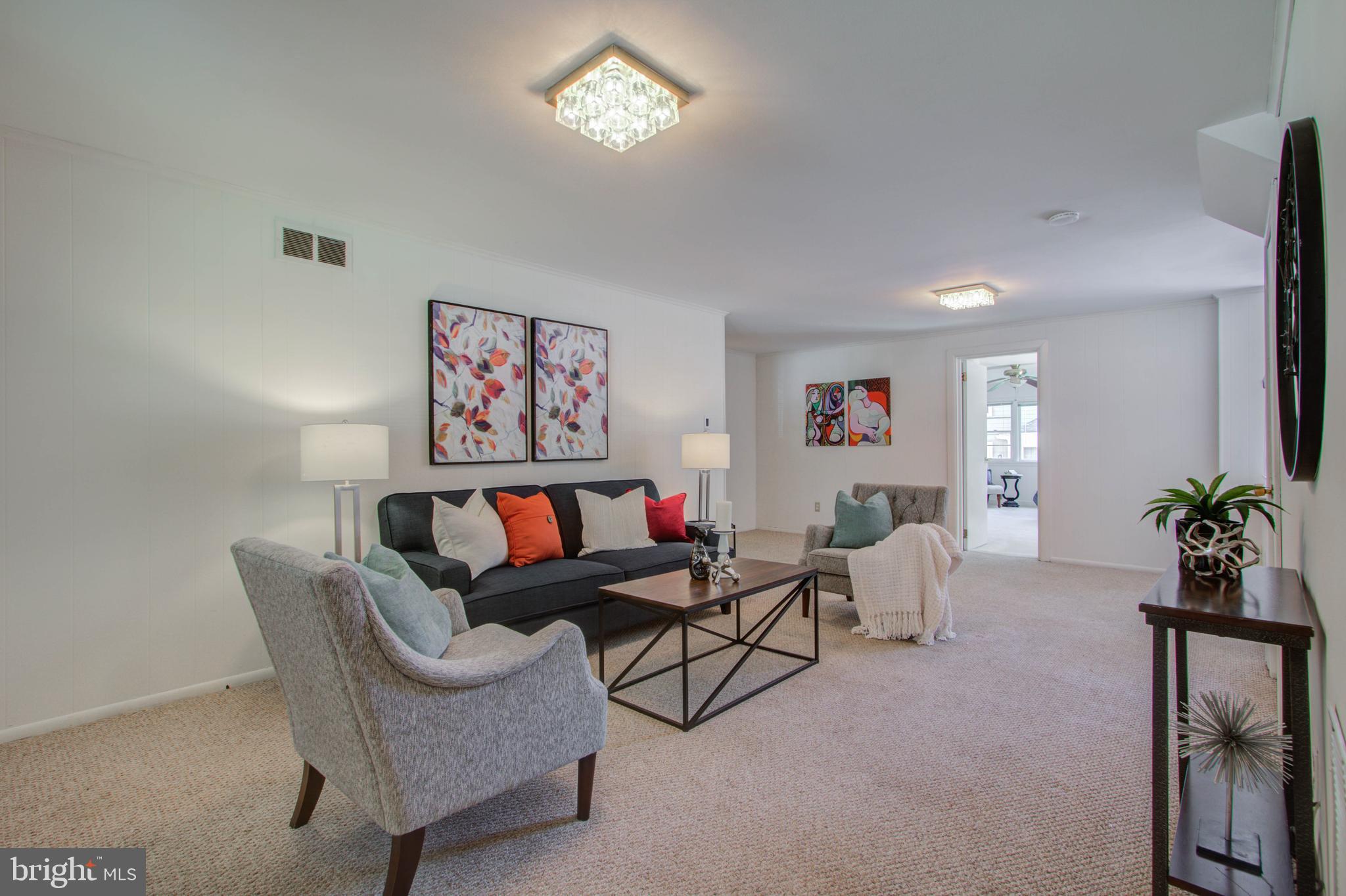 8709 Rayburn Road Bethesda, MD 20817 - Photo 4 of 33 Gallery Image 4