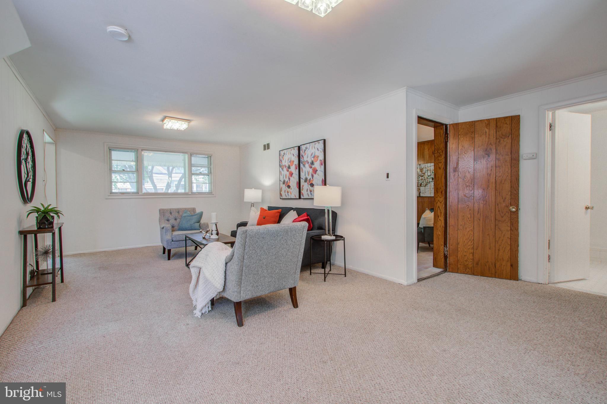 8709 Rayburn Road Bethesda, MD 20817 - Photo 6 of 33 Gallery Image 6
