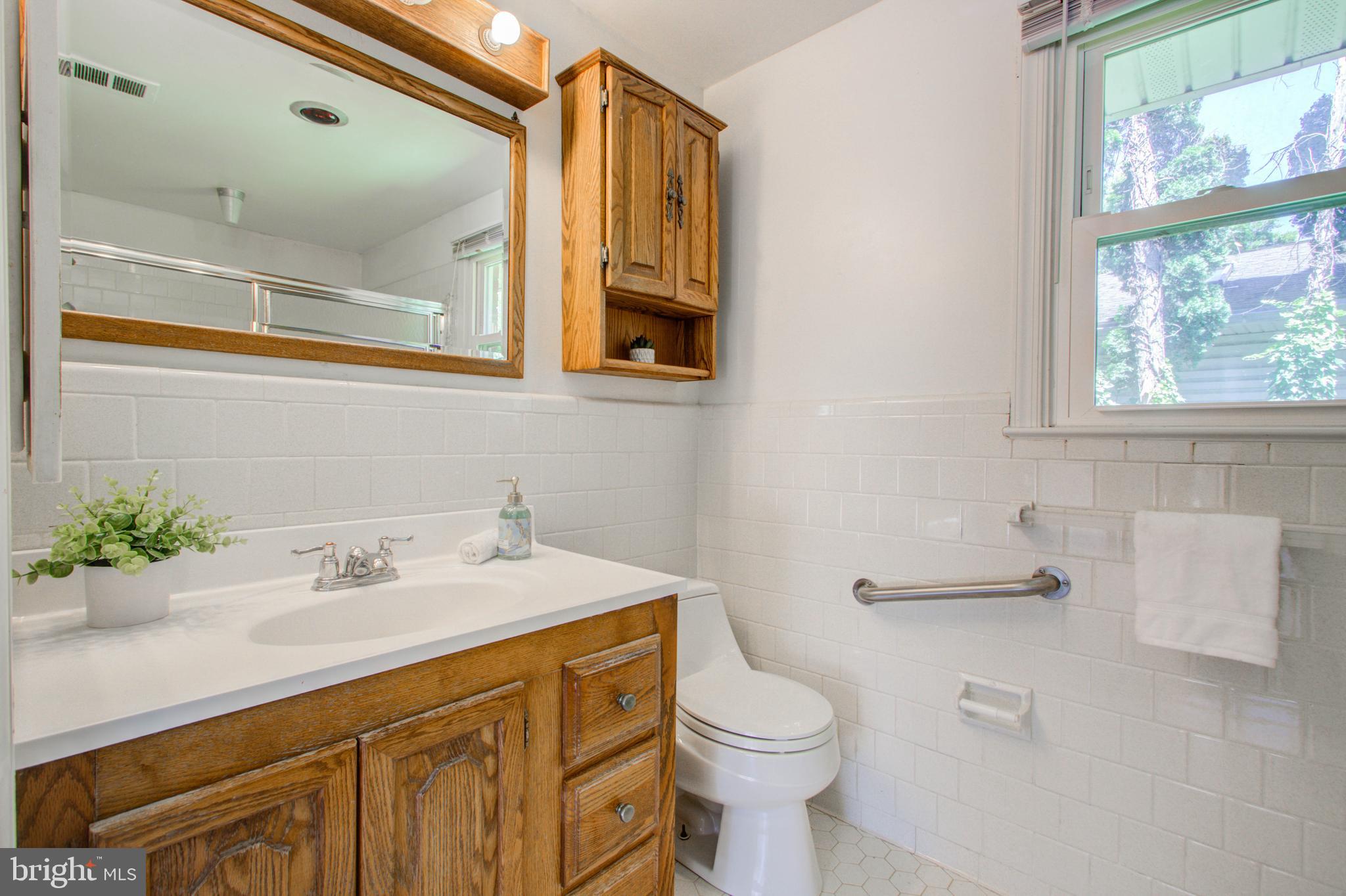8709 Rayburn Road Bethesda, MD 20817 - Photo 10 of 33 Gallery Image 10
