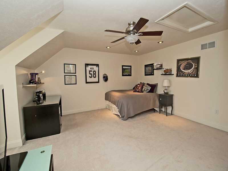 2366 Hilltop Road Presto, PA 15142 - Photo 19 of 23 Den/Family/Great Room.