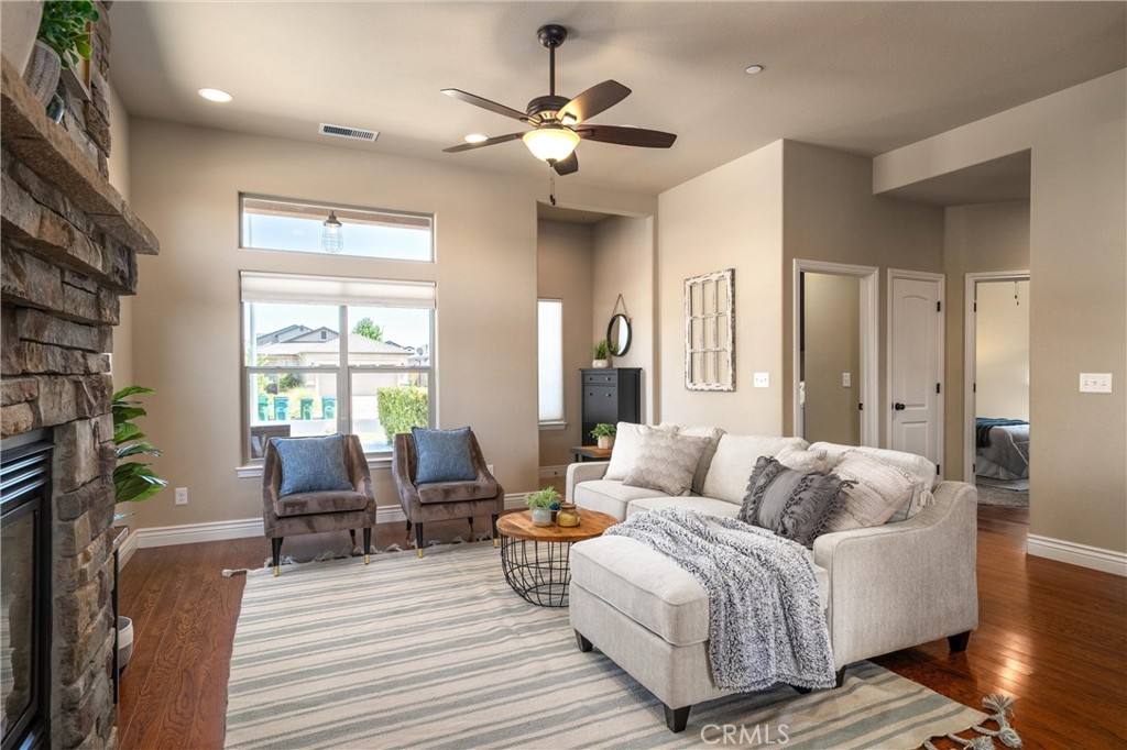 2775 Levi Lane Chico, CA 95973 - Photo 10 of 34 a living room with furniture and wooden floor