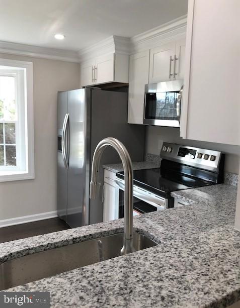 2 Baltistan Court Rosedale, MD 21237 - Photo 18 of 49 Completely Remodeled kitchen!