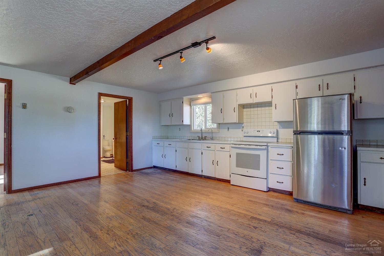 17390 Wells Road Bend, OR 97707 - Photo 7 of 25 Additional Photo