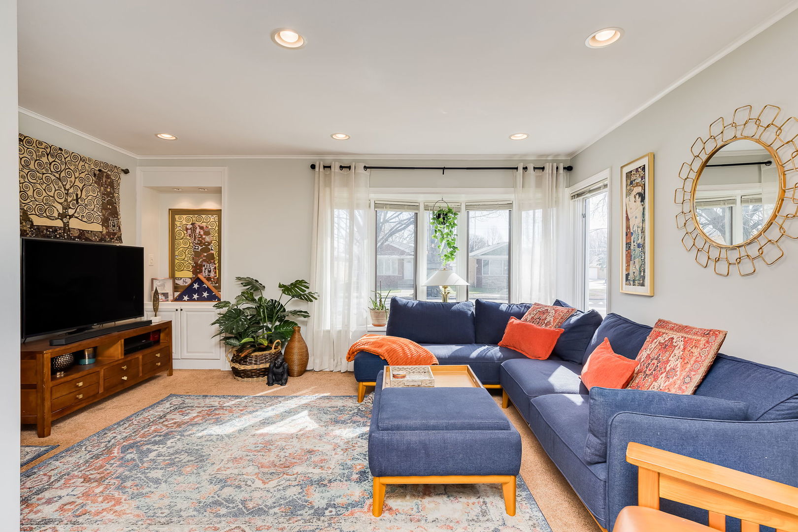 5404 North Nagle Avenue Chicago, IL 60630 - Photo 3 of 28 Gallery Image 3