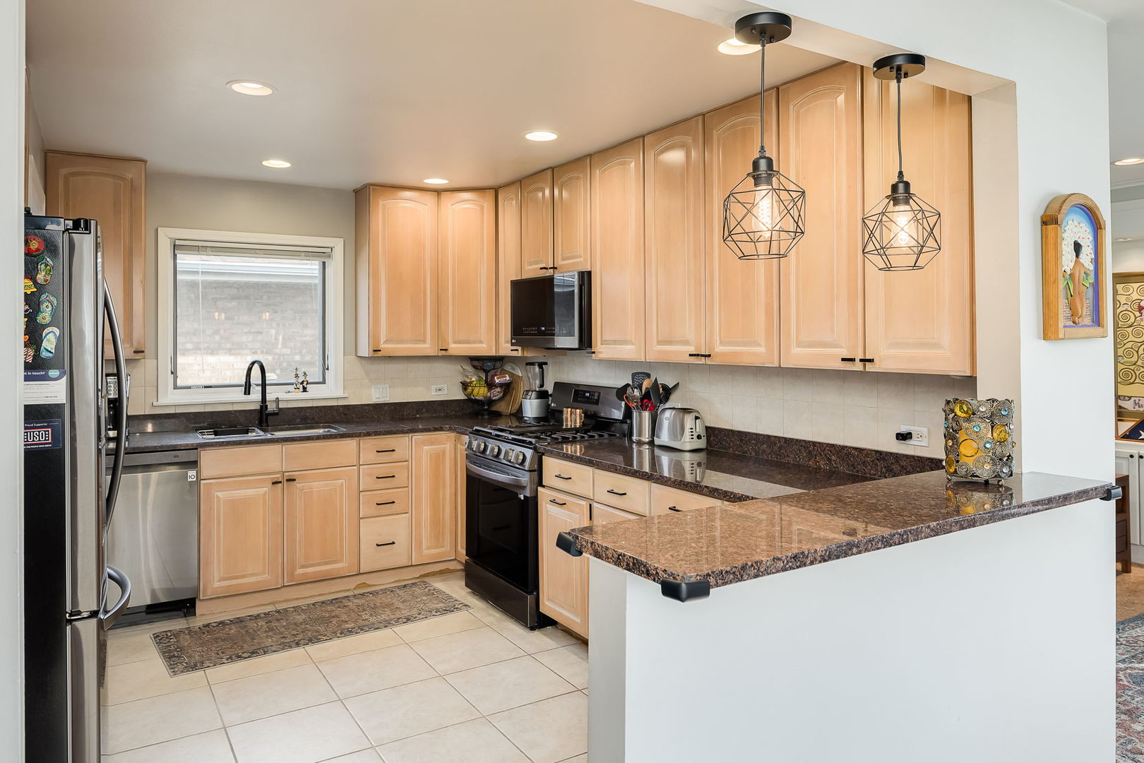 5404 North Nagle Avenue Chicago, IL 60630 - Photo 8 of 28 Gallery Image 8