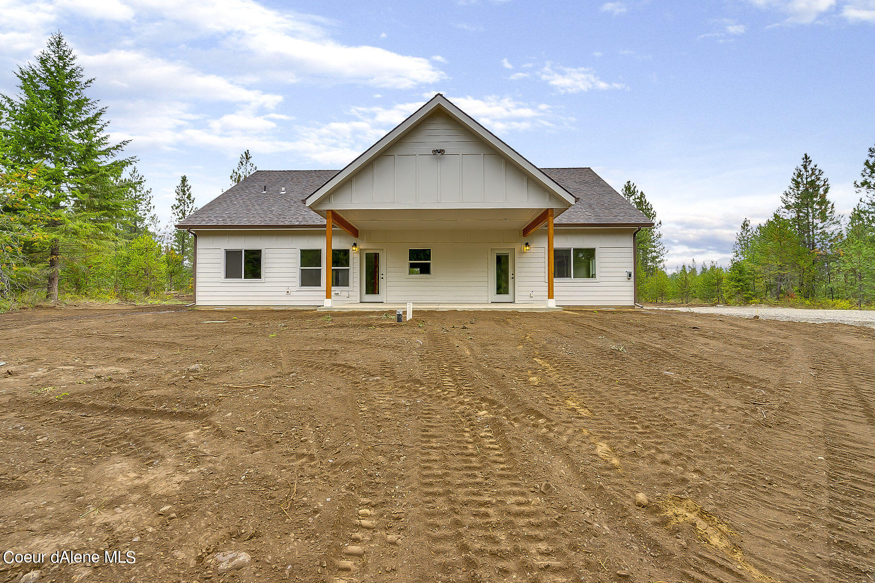 L1-b8 North Eclipse Road Rathdrum, ID 83858 - Photo 29 of 33 Front-Photo of Similar Home