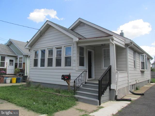 82 Reeger Avenue Trenton, NJ 08610 - Photo 1 of 12 Gallery Image 1