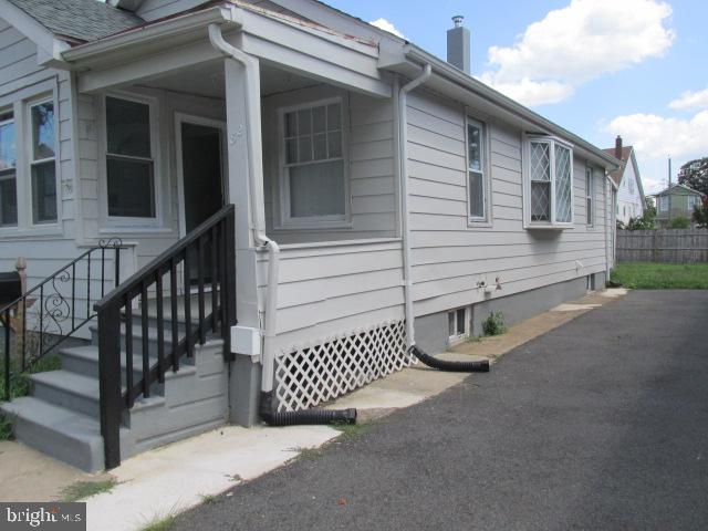 82 Reeger Avenue Trenton, NJ 08610 - Photo 3 of 12 Gallery Image 3