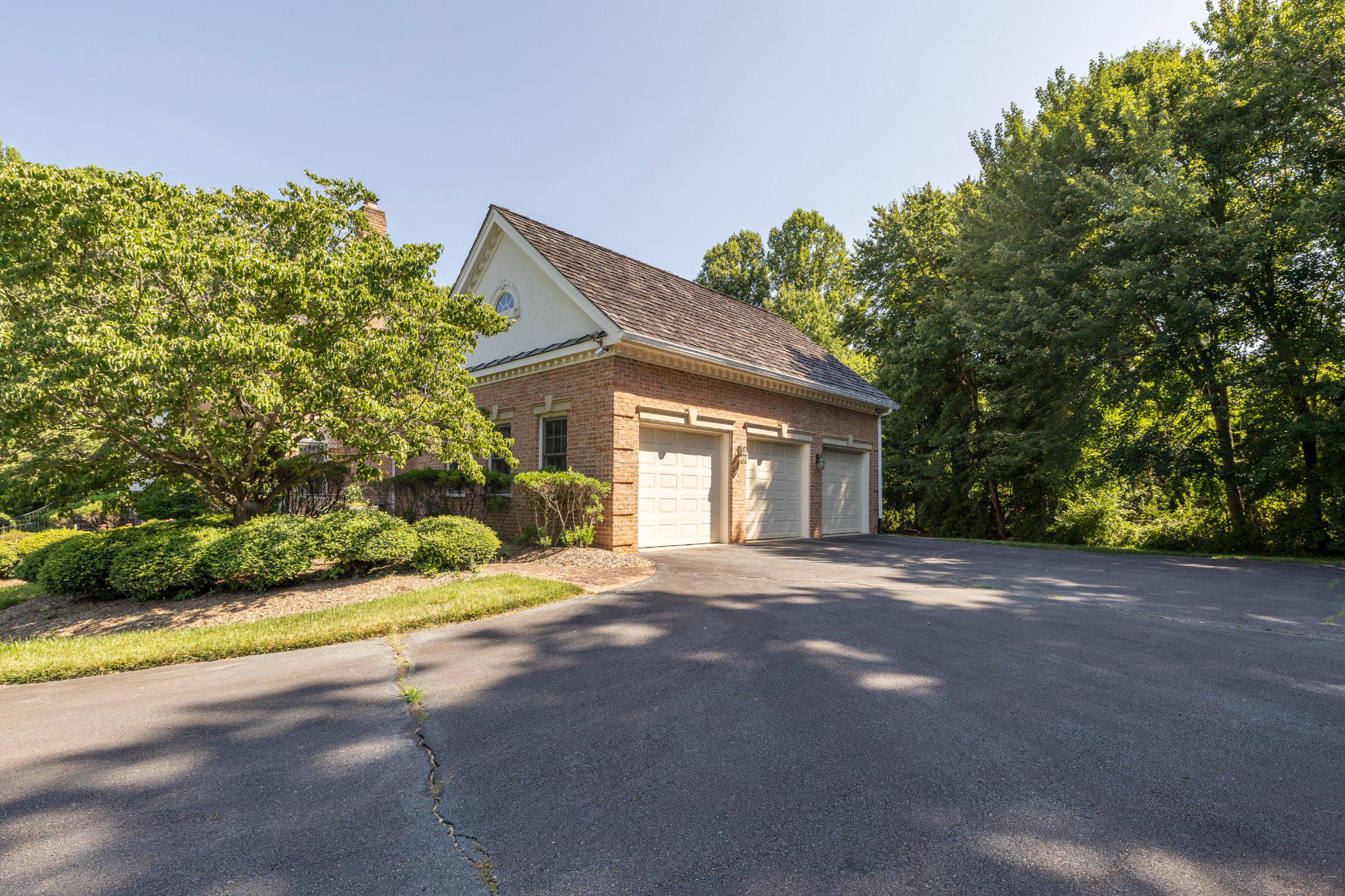 731 Utterback Store Road Great Falls, VA 22066 - Photo 12 of 19 3 Car garage with side entry