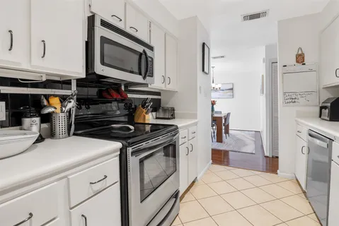 $285,000 | 2829 Timmons Lane, Unit 228, Houston, TX 77027