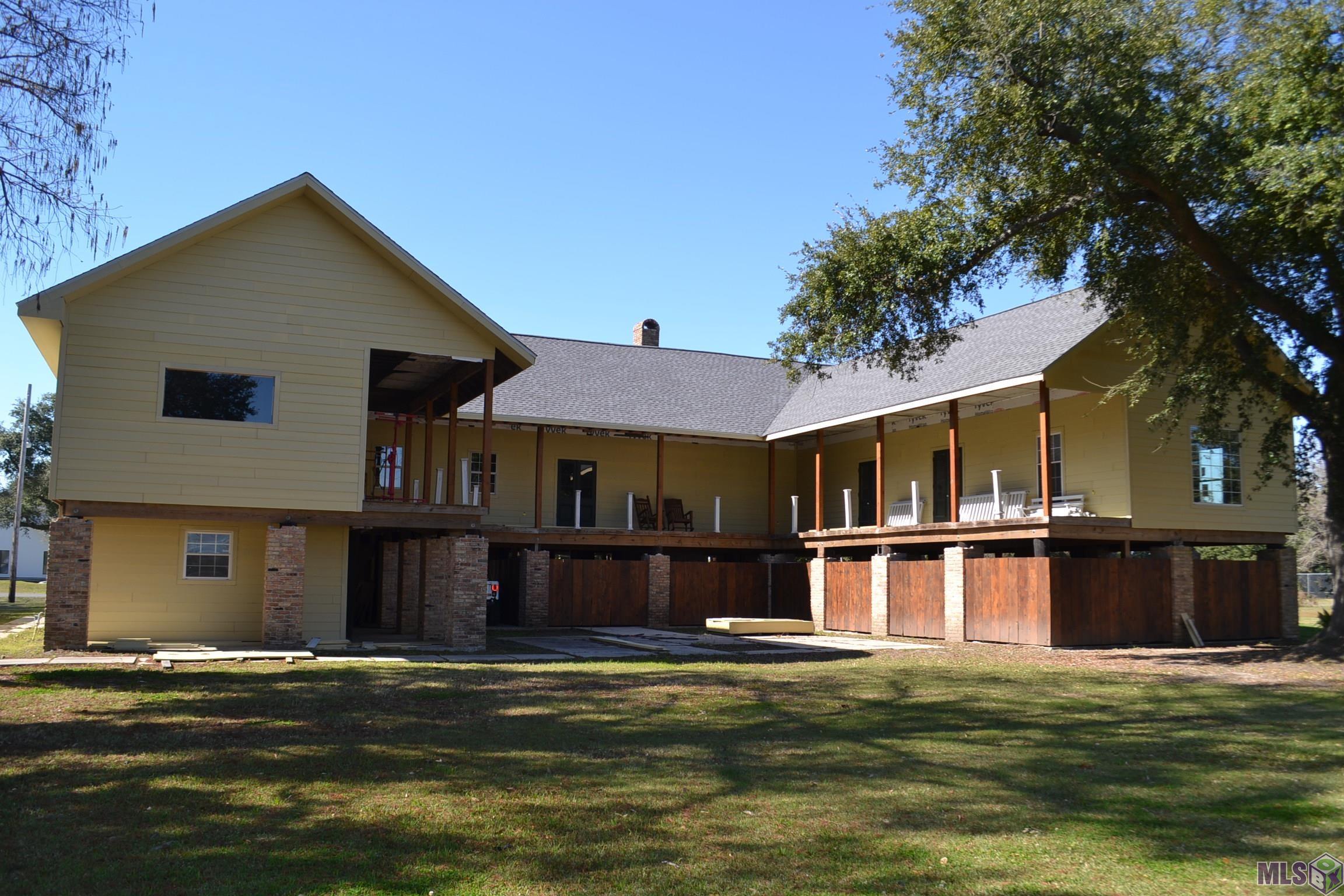 129 Summers Street Golden Meadow, LA 70357 - Photo 1 of 33
