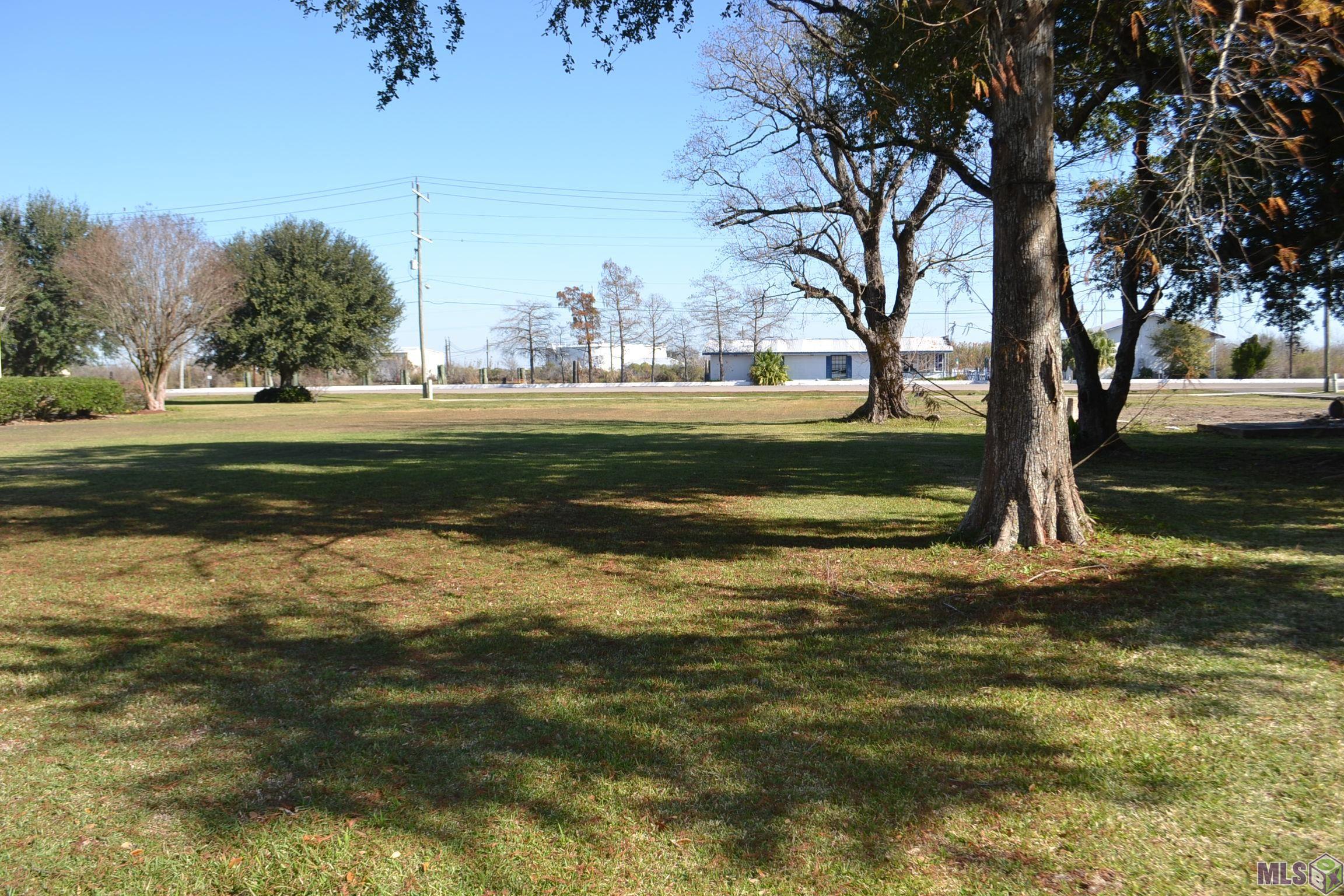 129 Summers Street Golden Meadow, LA 70357 - Photo 5 of 33