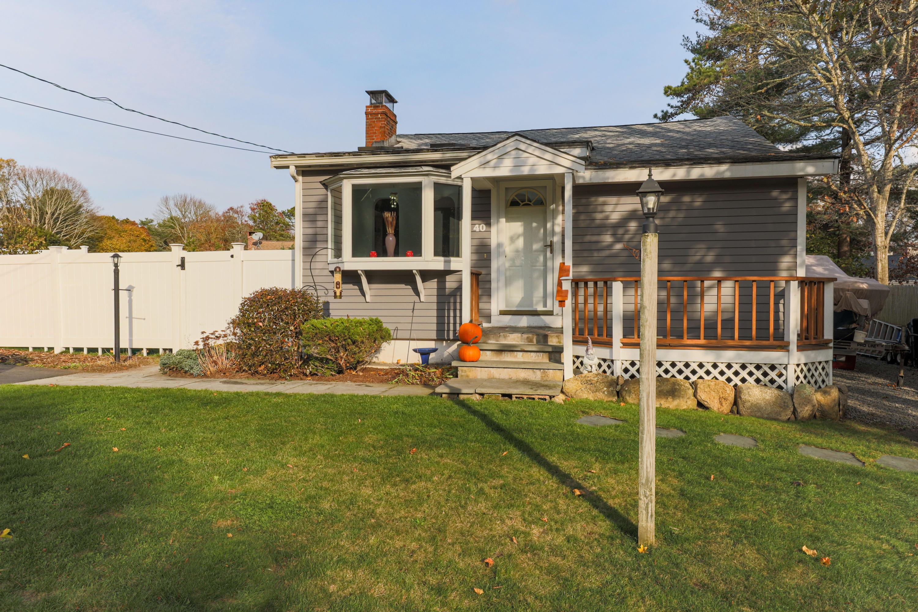 40 Bayhead Shores Road Buzzards Bay, MA 02532 - Photo 2 of 26 40BayLR-1