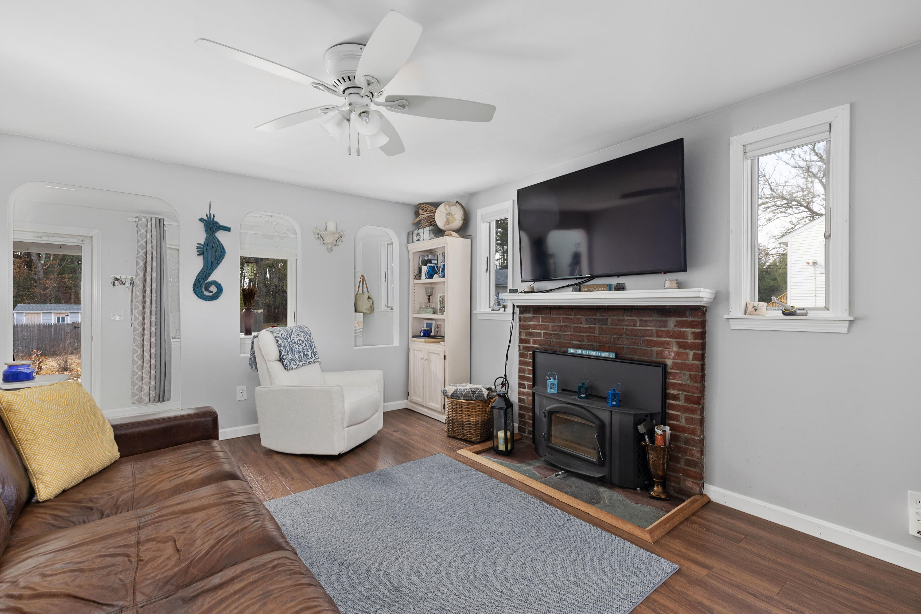 40 Bayhead Shores Road Buzzards Bay, MA 02532 - Photo 7 of 26 40BayLR-7