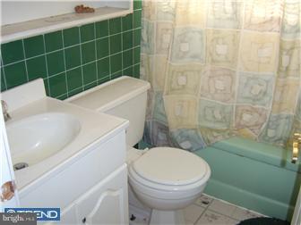 24 Canary Road Levittown, PA 19057 - Photo 4 of 12