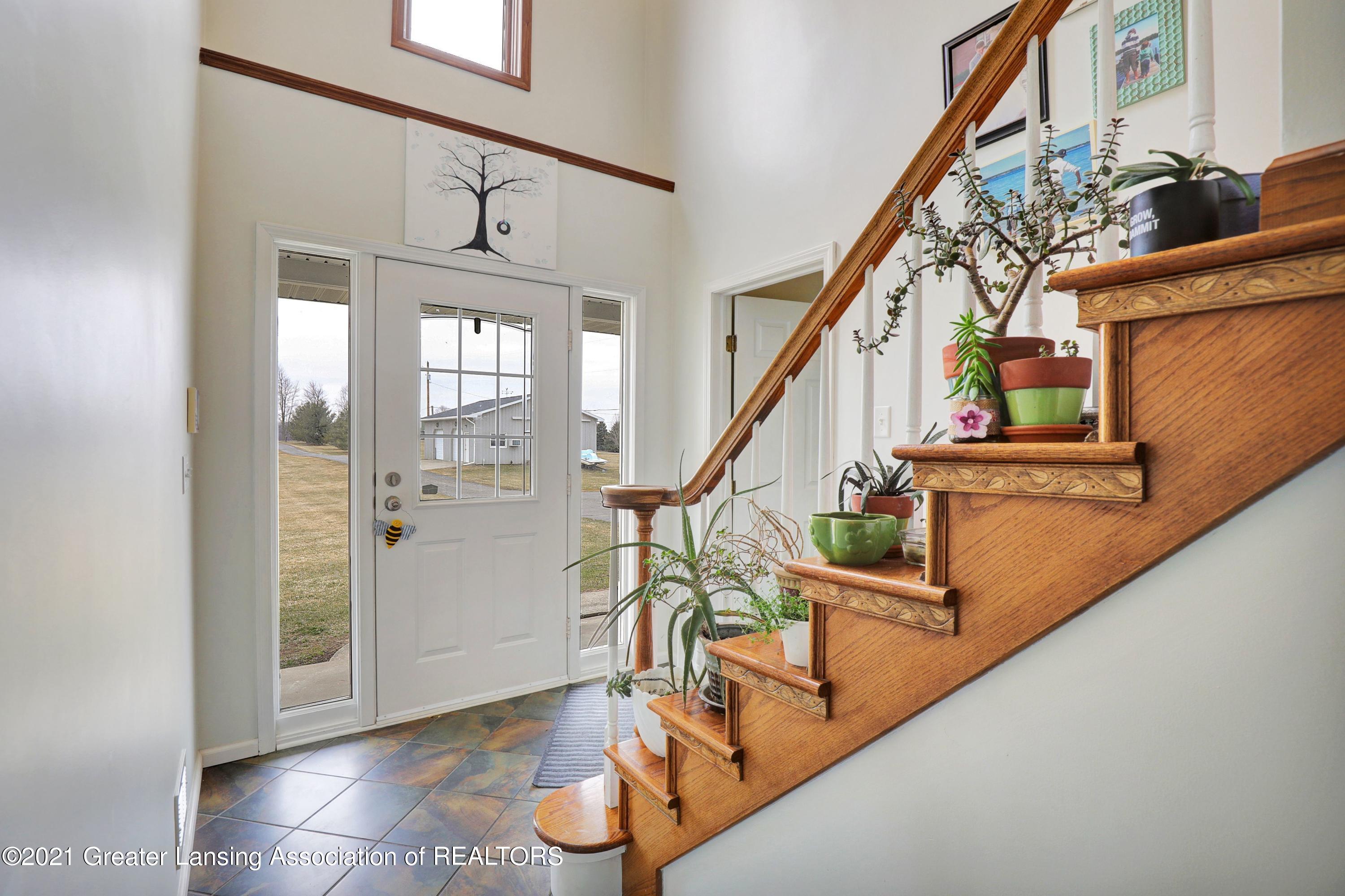 6510 West Howe Road Dewitt, MI 48820 - Photo 4 of 41 Front Door