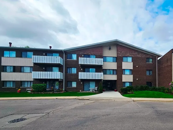 $198,800 | 3000 Bayside Drive, Unit 311, Palatine, IL 60074